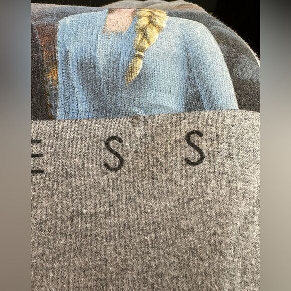 Disney Frozen 2 Anna & Elsa Fearless crewneck gray pullover sweater size Small - Picture 3 of 7